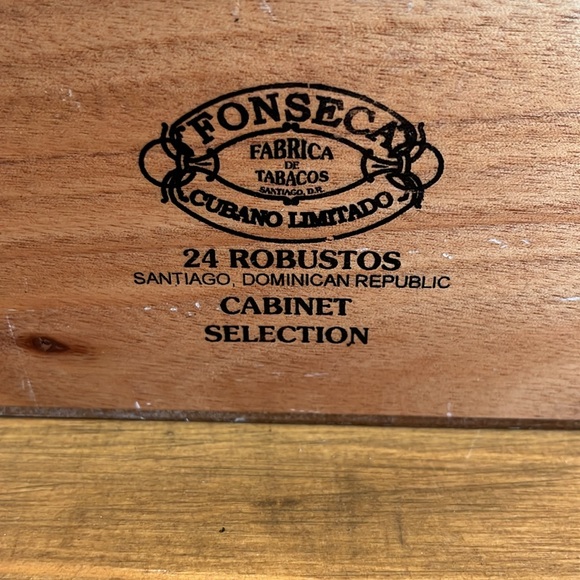 Fonseca Empty Wooden Cigar Box - Picture 2 of 8